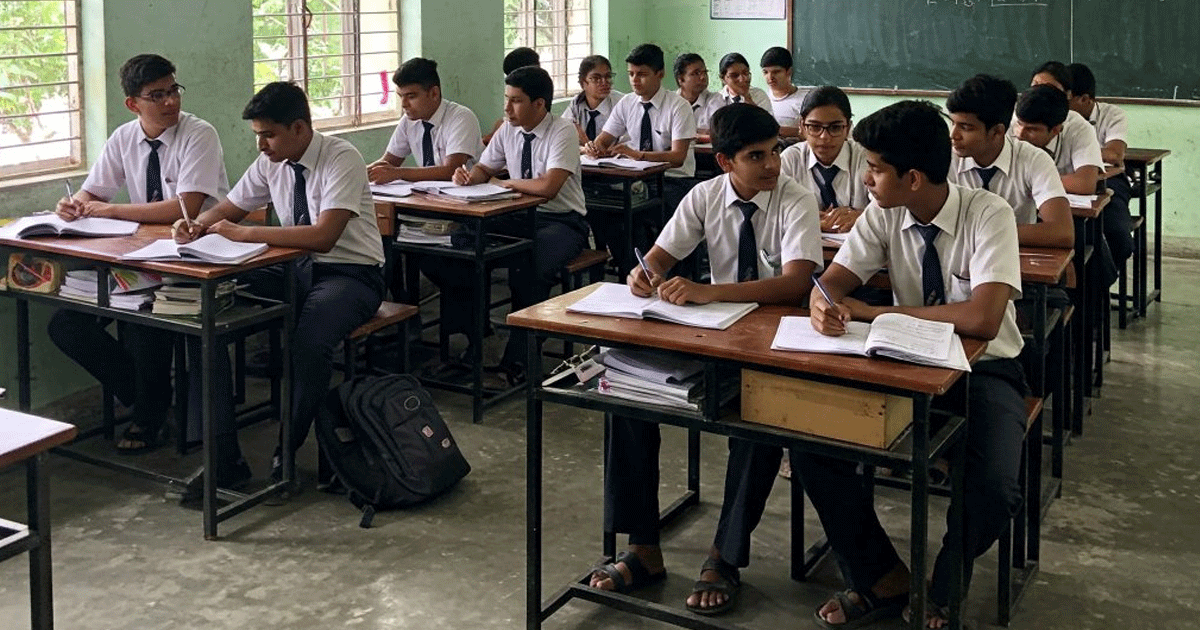 പ്ലസ് വൺ പ്രവേശനം: വൻ സീറ്റ് വർദ്ധനവുമായി സർക്കാർ; 7 ജില്ലകളിൽ 30% വർദ്ധനവ്, പുതിയ അധിക ബാച്ചുകൾക്കും അനുമതി
