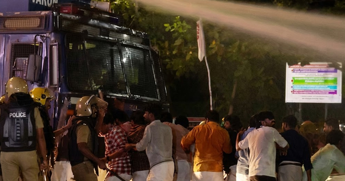 കേരള സര്‍വകലാശാലയിലെ എസ്.എഫ്.ഐ അതിക്രമം: എസ്എഫ്‌ഐ പ്രവര്‍ത്തകര്‍ക്കെതിരെ കേസെടുത്ത് പൊലീസ്