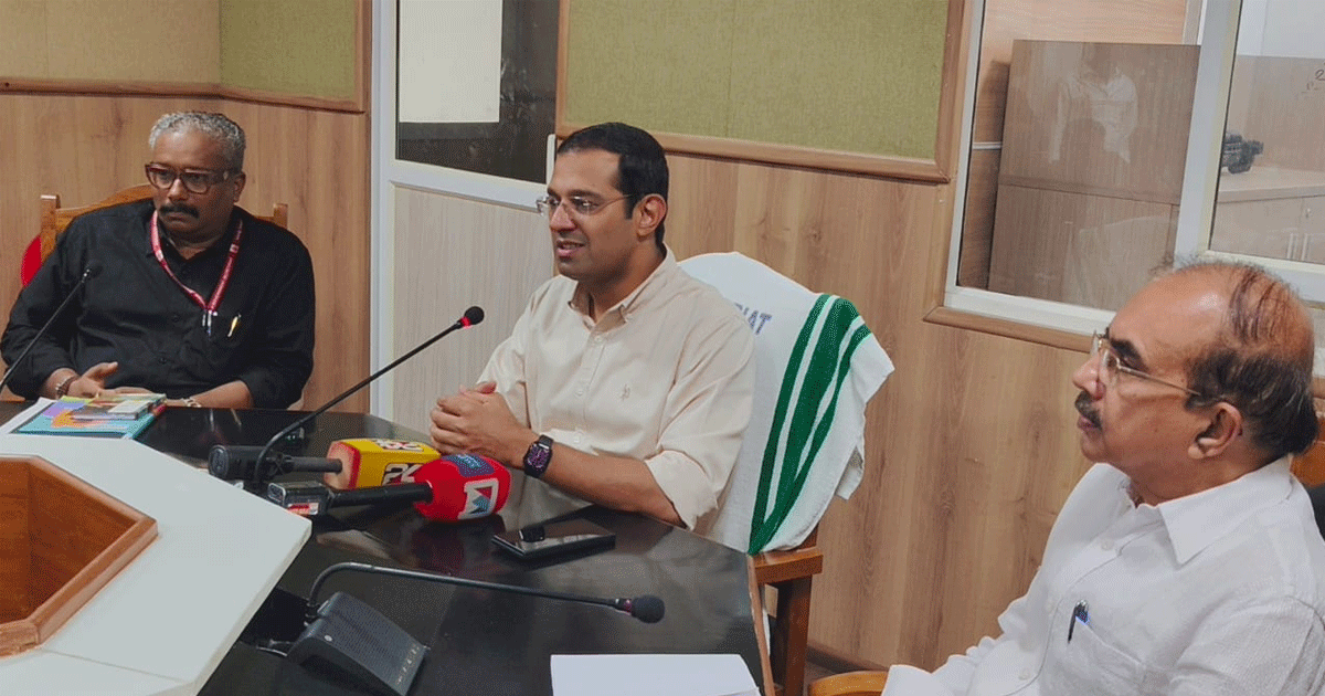 ഉന്നത വിദ്യാഭ്യാസ വകുപ്പിൽ 'സർവീസ് ക്ലിനിക്ക്' പ്രവർത്തനമാരംഭിച്ചു; കെട്ടിക്കിടക്കുന്ന ഫയലുകൾ തീർപ്പാക്കാൻ പുതിയ നീക്കവുമായി സർക്കാർ