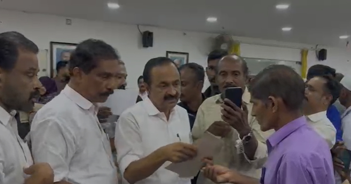"വാഗ്ദാനങ്ങളിൽ നിന്ന് പിന്നോട്ടില്ല; വിവാദങ്ങളിൽ വീഴില്ല": കണ്ണൂരിൽ വൻ സ്വീകരണം ഏറ്റുവാങ്ങി മുഖ്യമന്ത്രി വി.ഡി. സതീശൻ