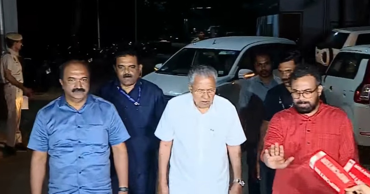 എട്ട് മണിക്കൂർ കസ്റ്റഡിക്ക് ശേഷം പിണറായി വിജയനെ ഡല്‍ഹി പോലീസ് വിട്ടയച്ചു